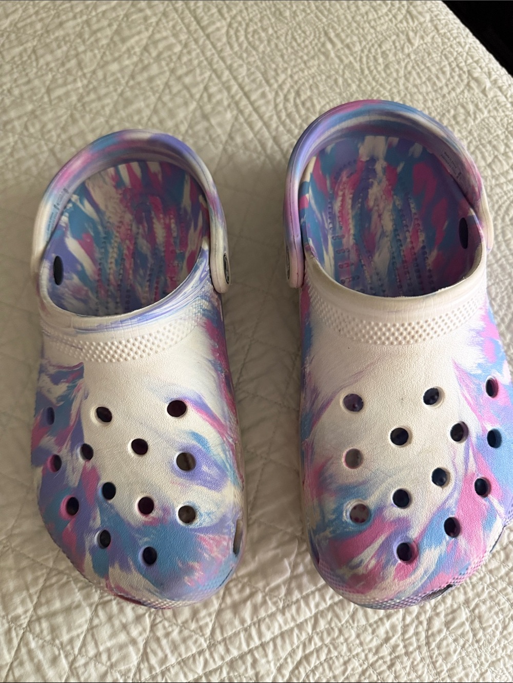 Juniors size 5 Tie-Dye Comfort Clogs